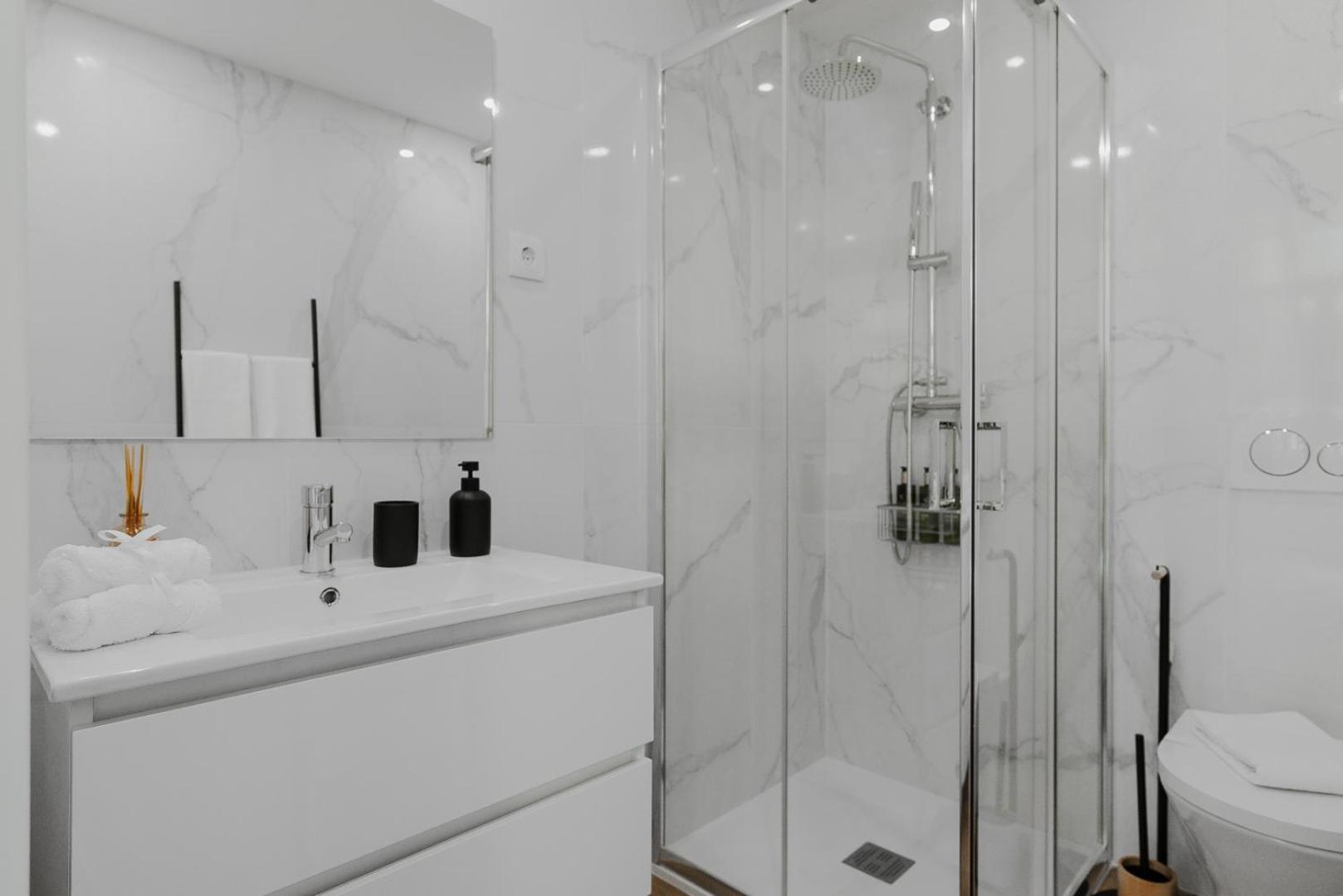 Charming Central Studio With Ac, Next To Metro Station Apartment Porto Bagian luar foto
